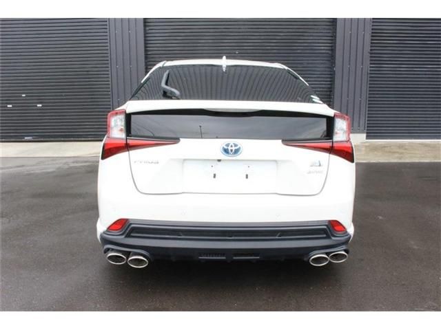 TOYOTA PRIUS 4WD 2019