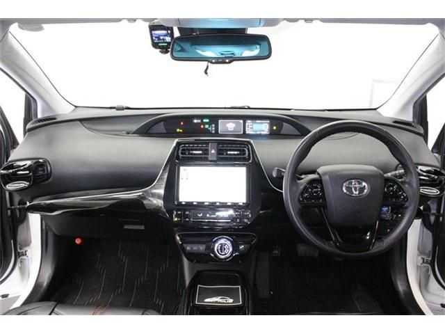 TOYOTA PRIUS 4WD 2019