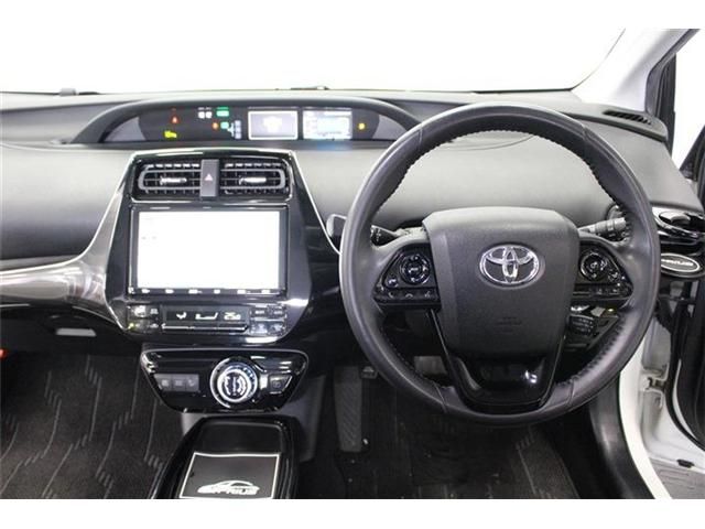 TOYOTA PRIUS 4WD 2019