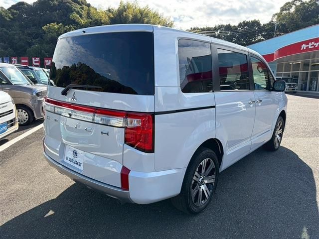 MITSUBISHI DELICA D:5 4WD 2023