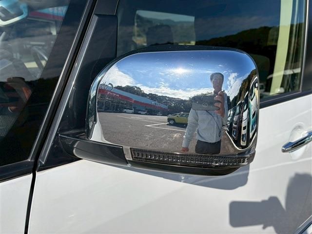 MITSUBISHI DELICA D:5 4WD 2023