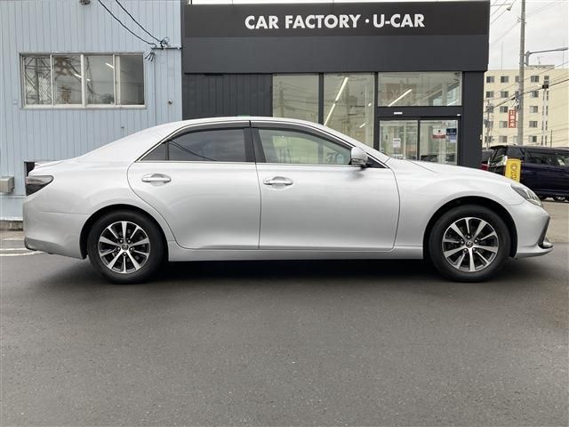 TOYOTA MARK X 2017