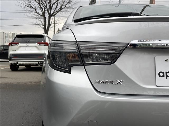 TOYOTA MARK X 2017