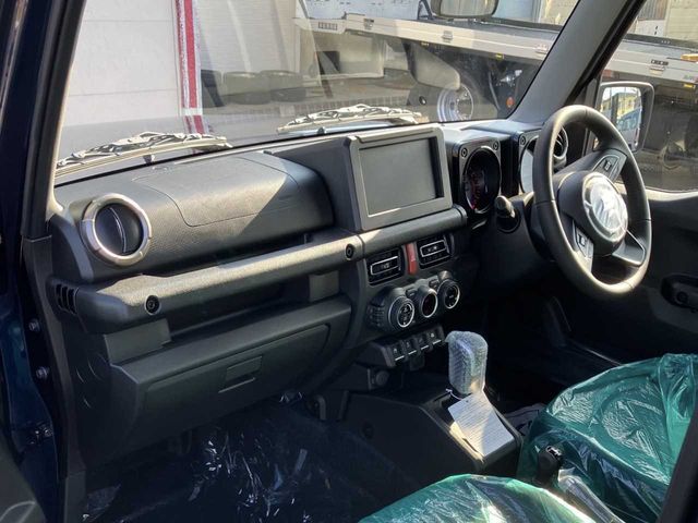 SUZUKI JIMNY NOMADE 2025