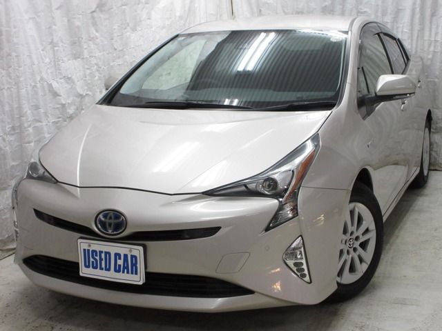 TOYOTA PRIUS 2018