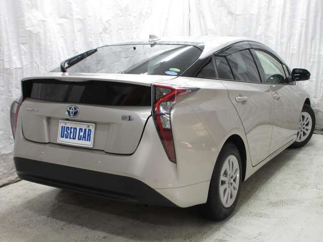 TOYOTA PRIUS 2018