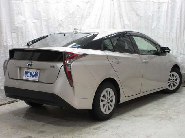 TOYOTA PRIUS 2018