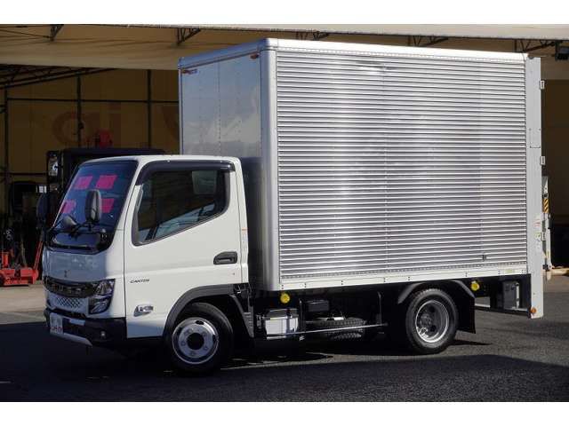 MITSUBISHI CANTER 2022