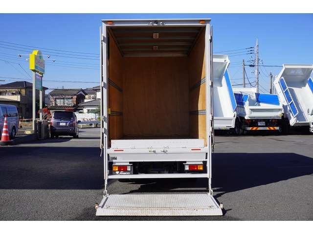 MITSUBISHI CANTER 2022