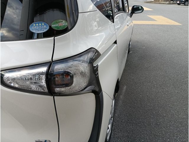 TOYOTA SIENTA HYBRID 2016