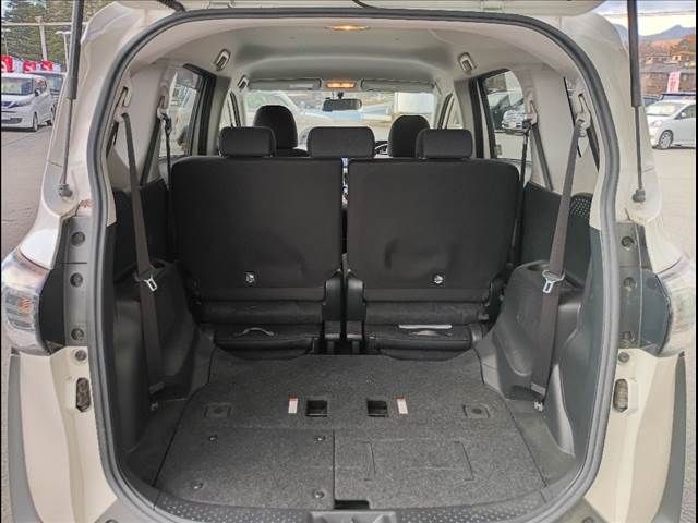 TOYOTA SIENTA HYBRID 2016