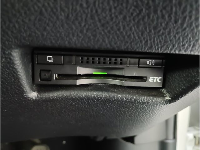 TOYOTA SIENTA HYBRID 2016