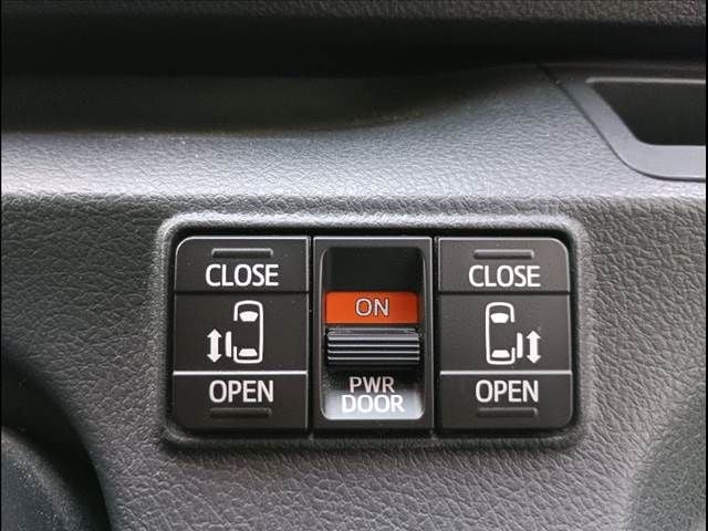 TOYOTA SIENTA HYBRID 2016