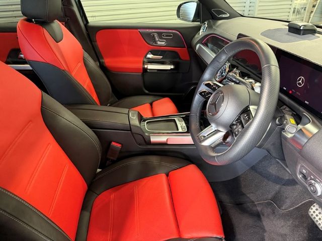 MERCEDES BENZ MERCEDES AMG GLB class 2025