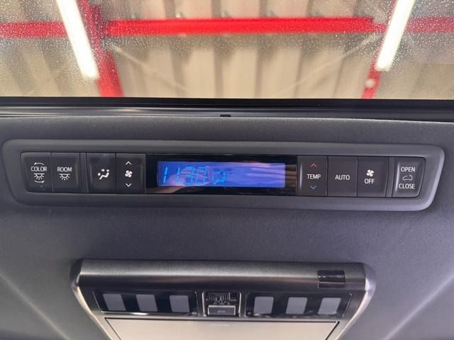 TOYOTA VELLFIRE 2017