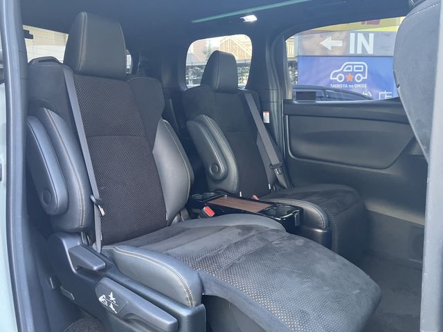 TOYOTA ALPHARD hybrid 4WD 2021