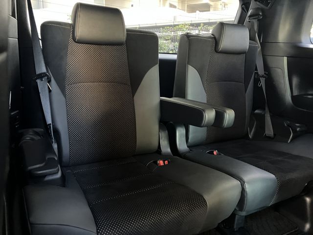 TOYOTA ALPHARD hybrid 4WD 2021