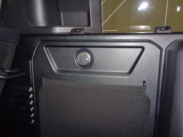 ROVER ROVER DEFENDER 2025