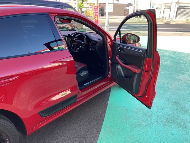 PORSCHE PORSCHE Macan 2018