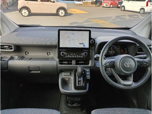 TOYOTA SIENTA HYBRID 2022