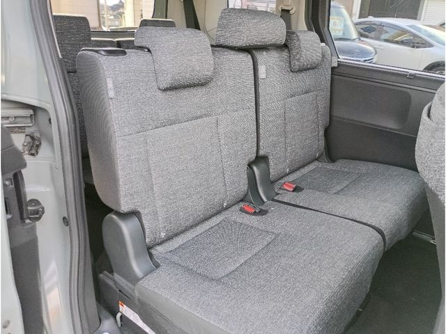 TOYOTA SIENTA HYBRID 2022