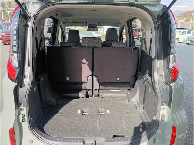 TOYOTA SIENTA HYBRID 2022