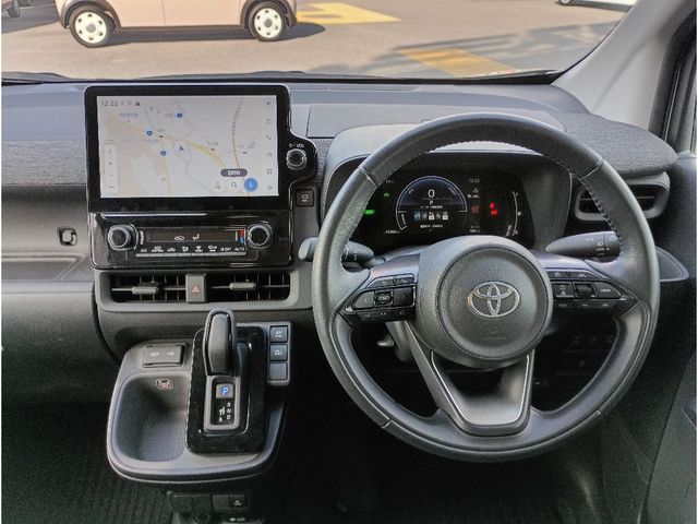TOYOTA SIENTA HYBRID 2022