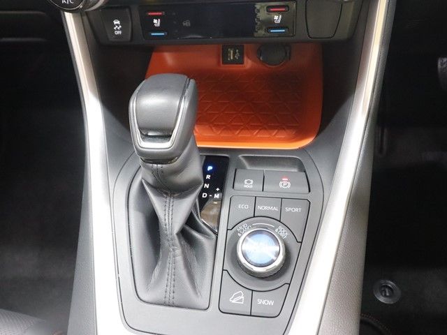 TOYOTA RAV4 4WD 2025