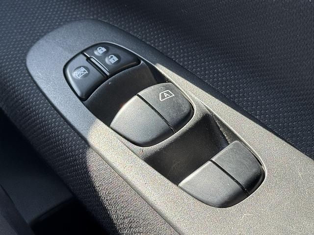 NISSAN SERENA  S-HYBRID 2014