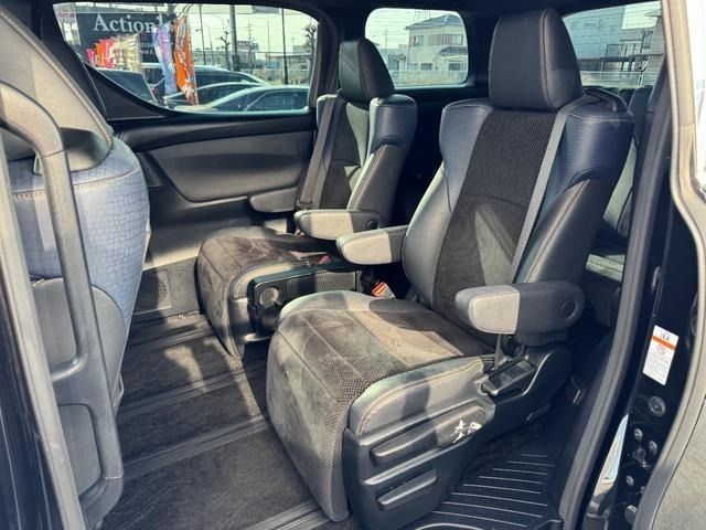 TOYOTA VELLFIRE 2016