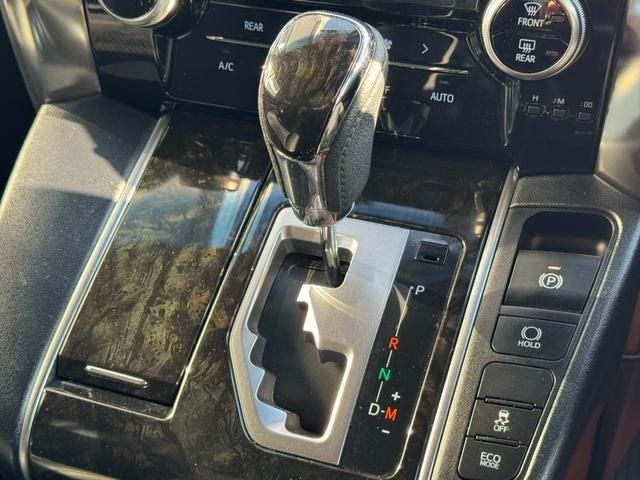 TOYOTA VELLFIRE 2016