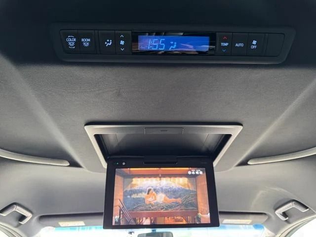 TOYOTA VELLFIRE 2016