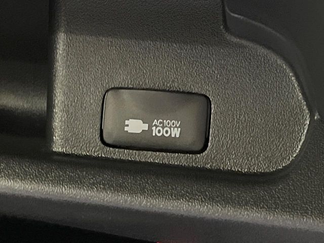 TOYOTA HIACE van 4WD 2025