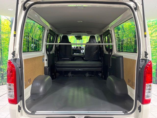 TOYOTA HIACE van 4WD 2025