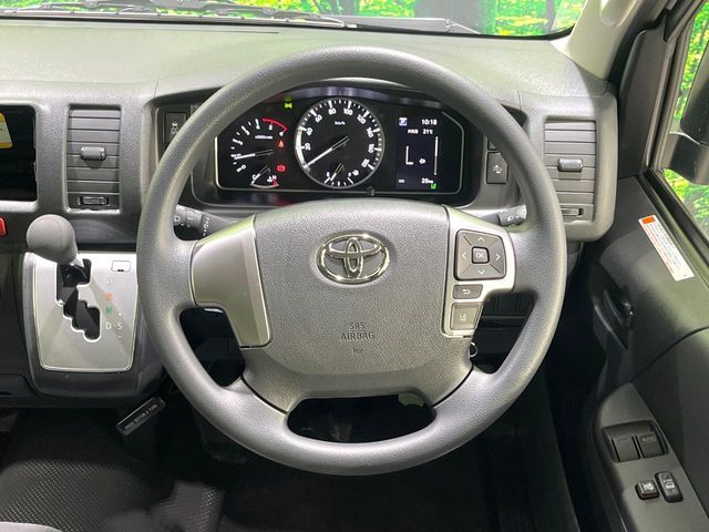 TOYOTA HIACE van 4WD 2025