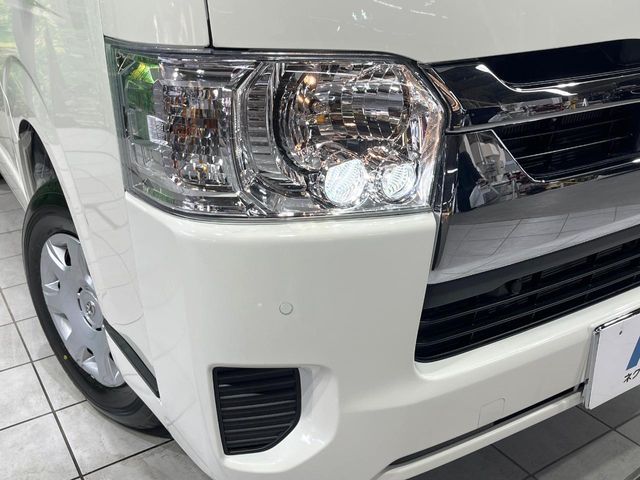 TOYOTA HIACE van 4WD 2025