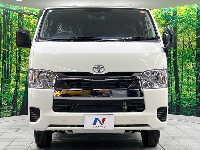 TOYOTA HIACE van 4WD 2025