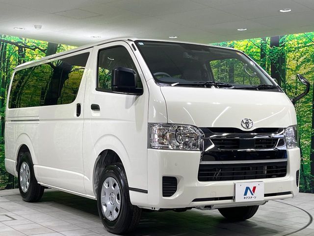 TOYOTA HIACE van 4WD 2025