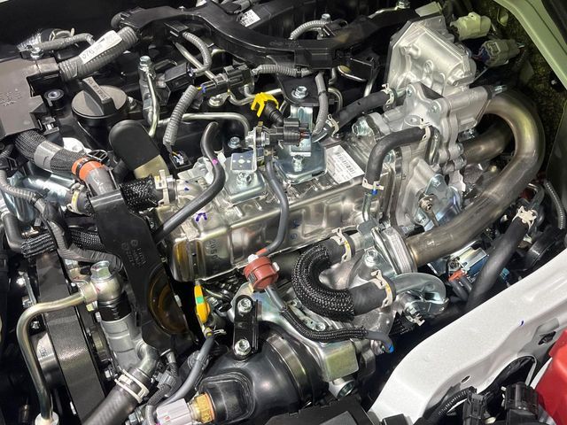 TOYOTA HIACE van 4WD 2025