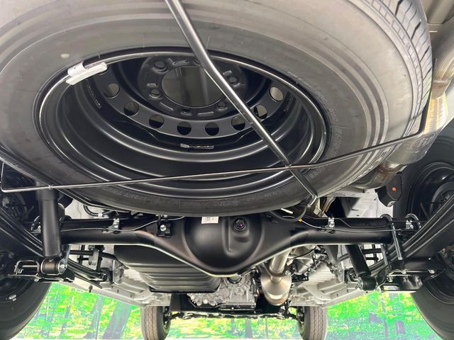 TOYOTA HIACE van 4WD 2025