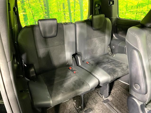 TOYOTA VOXY HYBRID 2021