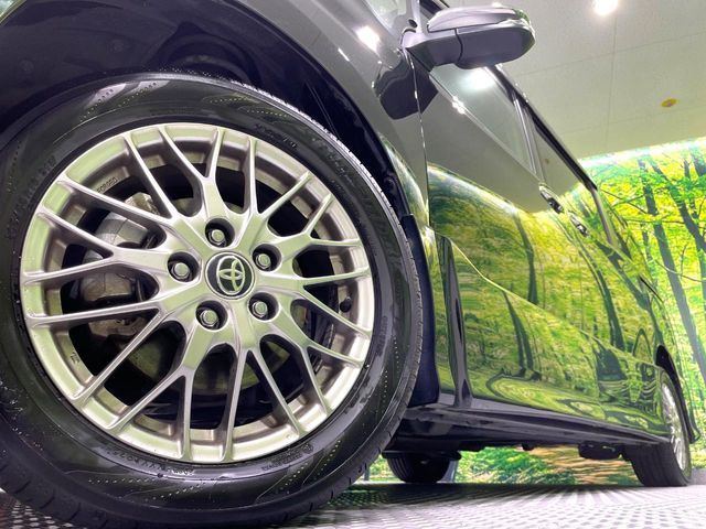 TOYOTA VOXY HYBRID 2021