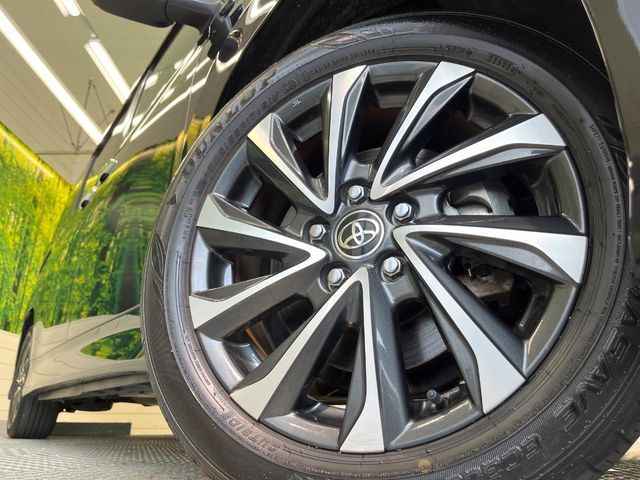 TOYOTA VOXY HYBRID 2022