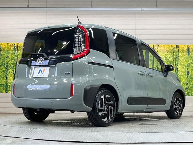 TOYOTA SIENTA HYBRID 2022