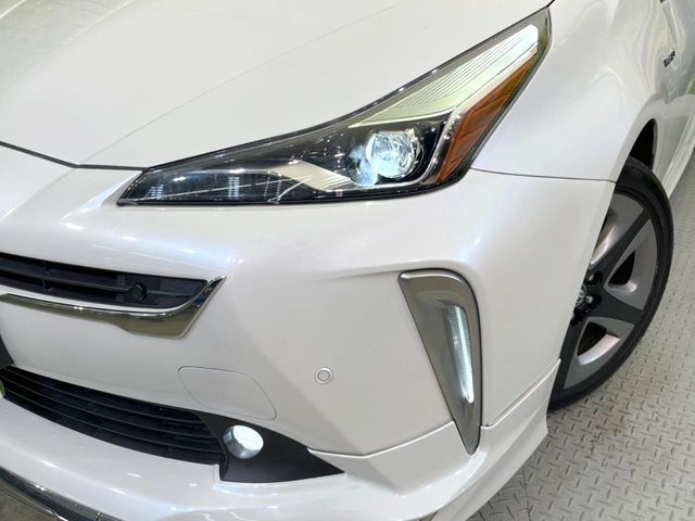 TOYOTA PRIUS 2019