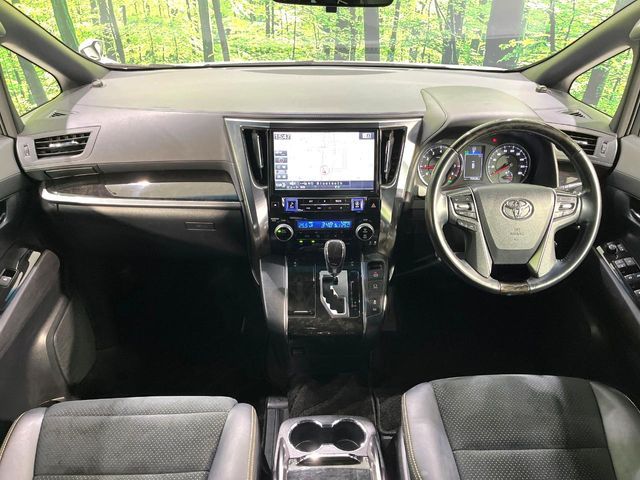 TOYOTA VELLFIRE 2017