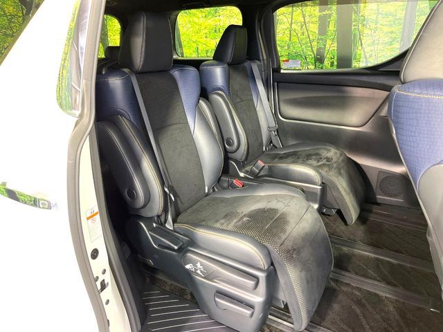 TOYOTA VELLFIRE 2017