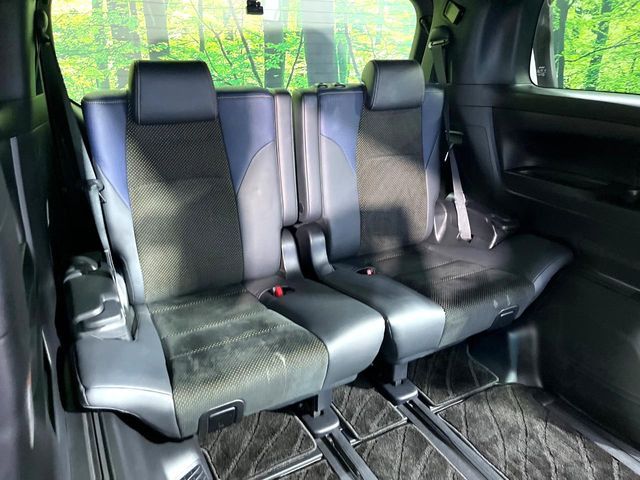 TOYOTA VELLFIRE 2017