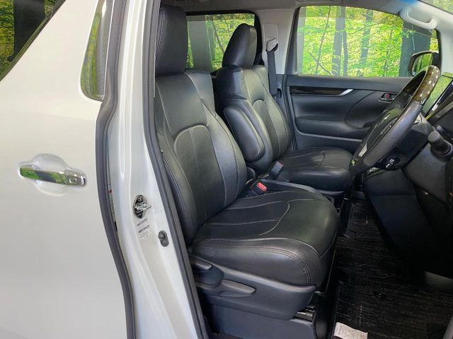 TOYOTA VELLFIRE 2017