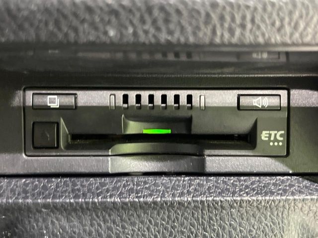 TOYOTA VOXY 4WD 2018